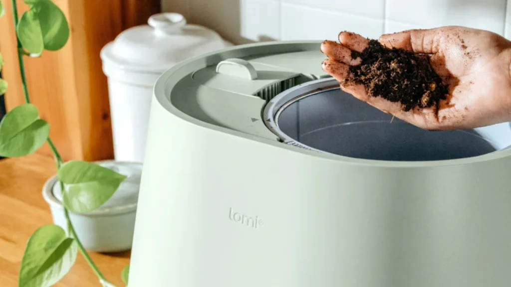 processing organic matter with a kitchen decomposer